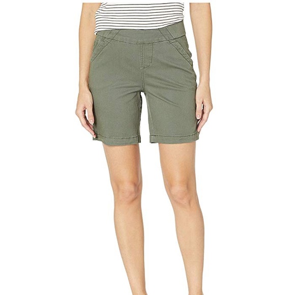 jag pull on shorts